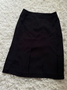 Women’s Pleated Skirt